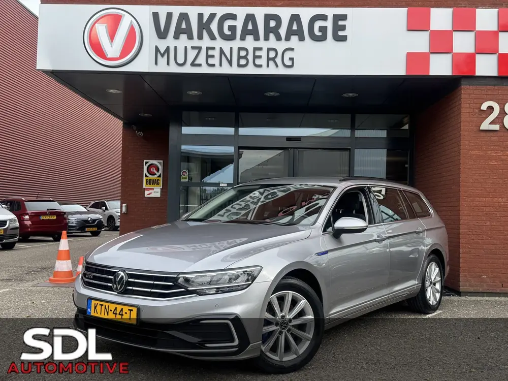 Volkswagen Passat Variant 1.4 TSI PHEV GTE Business // LED / uit 2022