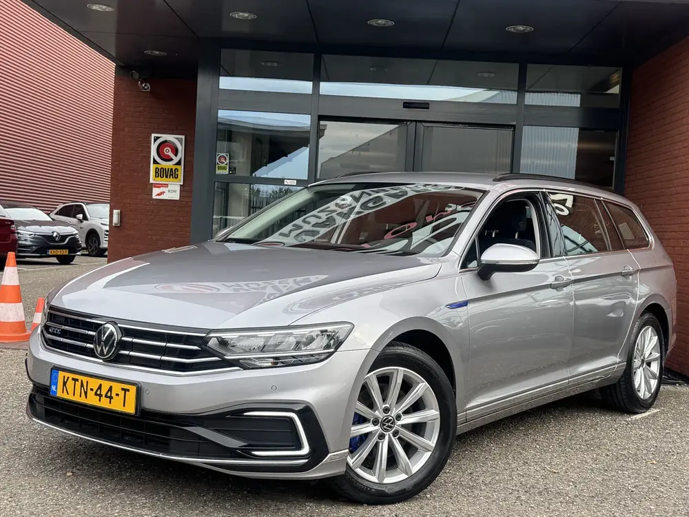 Volkswagen Passat Variant 1.4 TSI PHEV GTE Business // LED / uit 2022, foto 2