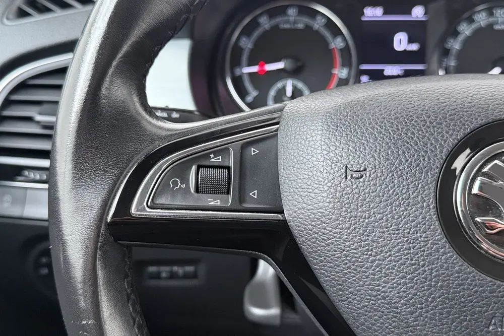 Skoda Fabia 1.0 96 PK TSI Business Carplay Navi Cruise uit 2019, foto 19