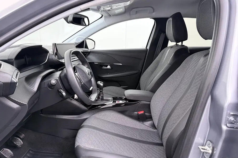 Peugeot 208 1.2T 101 PK Allure Carplay Navi 16'LMV Pri uit 2025, foto 10