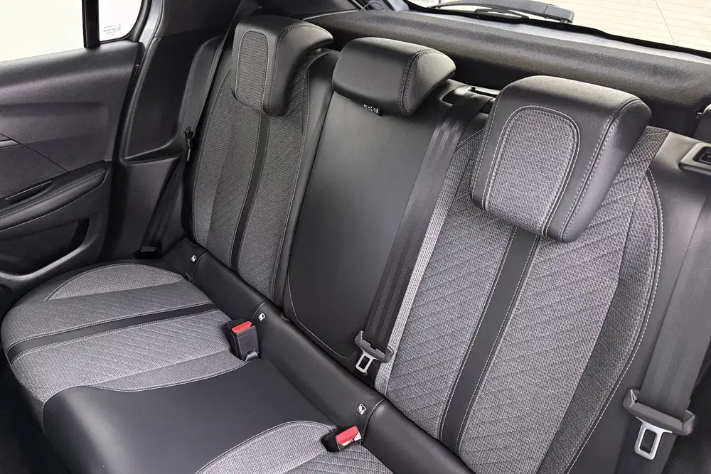 Peugeot 208 1.2T 101 PK Allure Carplay Navi 16'LMV Pri uit 2025, foto 11