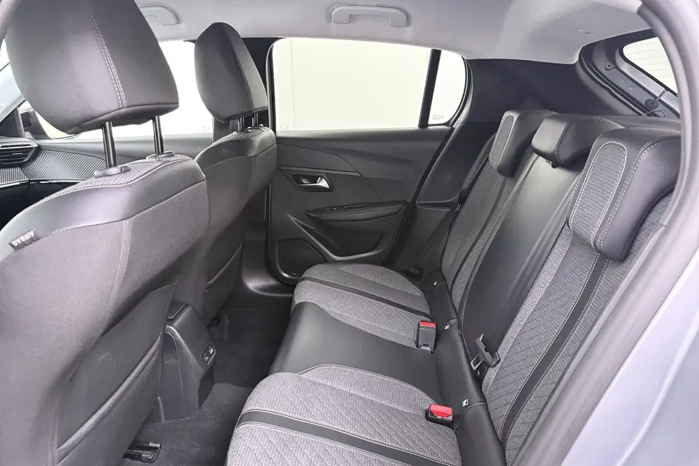 Peugeot 208 1.2T 101 PK Allure Carplay Navi 16'LMV Pri uit 2025, foto 12