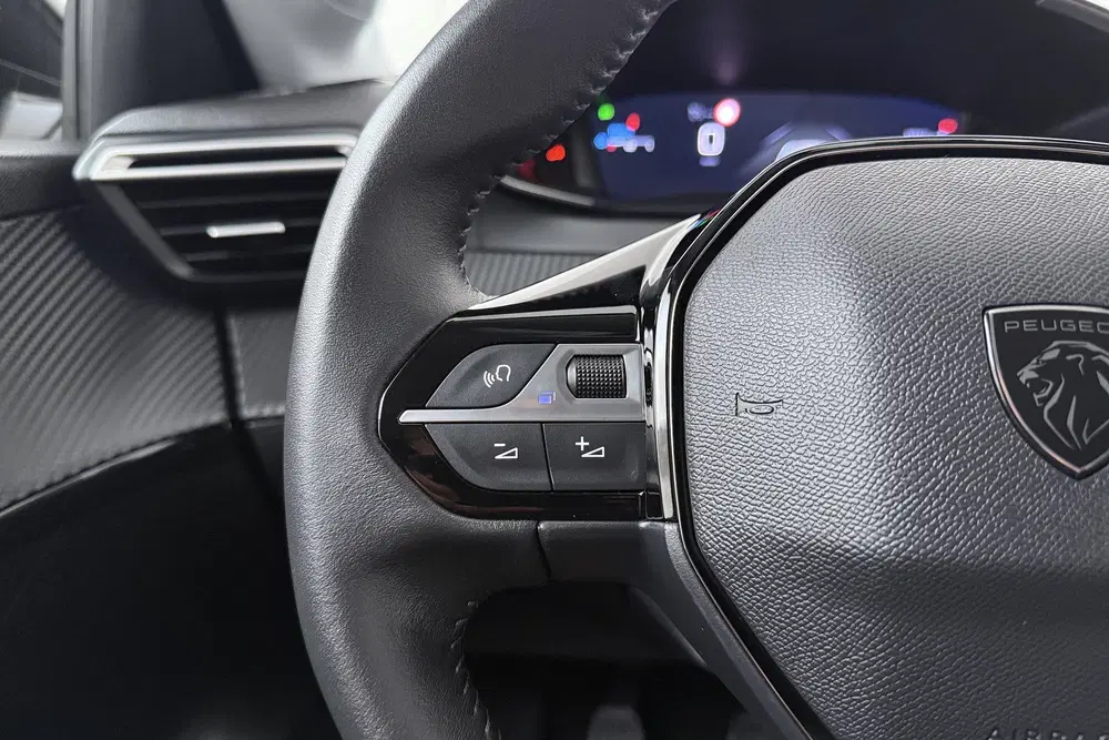 Peugeot 208 1.2T 101 PK Allure Carplay Navi 16'LMV Pri uit 2025, foto 17