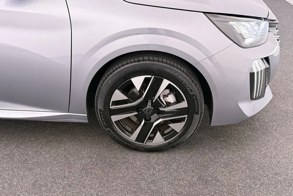 Peugeot 208 1.2T 101 PK Allure Carplay Navi 16'LMV Pri uit 2025, foto 7