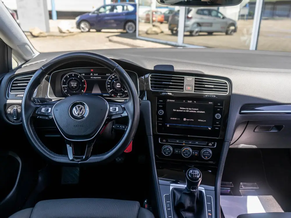 Volkswagen Golf 1.5 TSI Highline carplay - alcantara - dig. uit 2019, foto 6