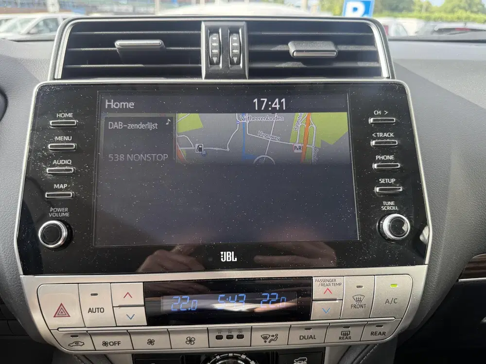 Toyota Land Cruiser 2.8 D-4D-F Professional Window Van Grijs uit 2024, foto 13