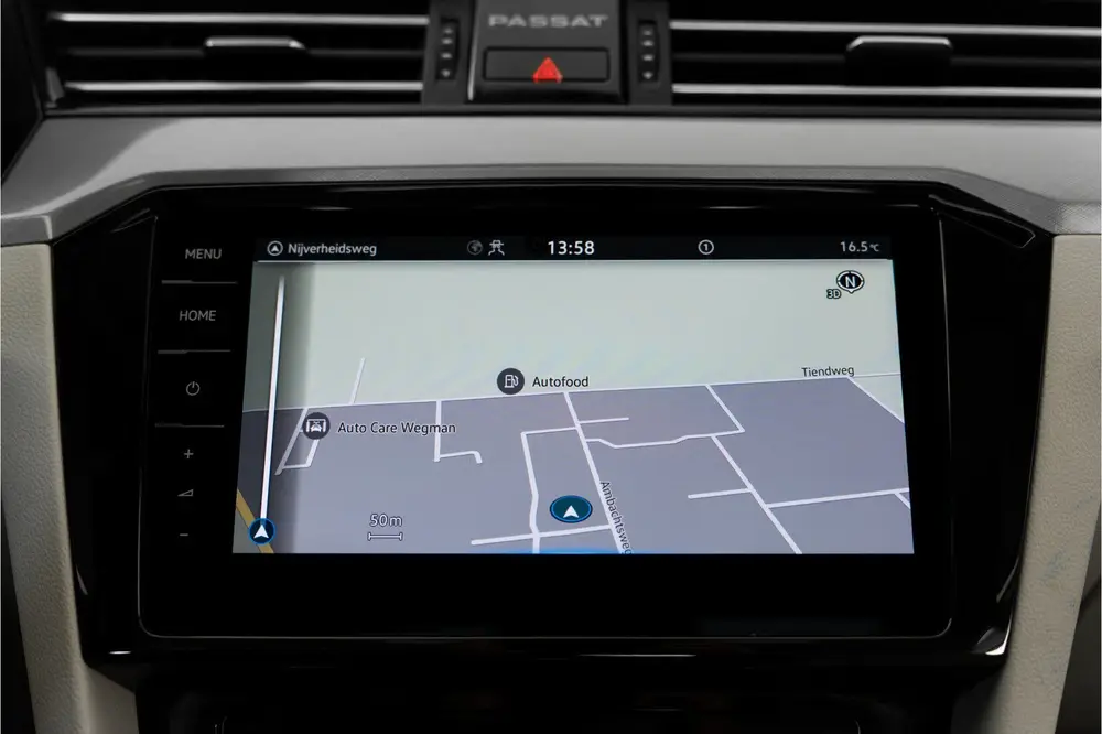 Volkswagen Passat Variant 1.4 TSI PHEV GTE Business Panorama uit 2022, foto 18
