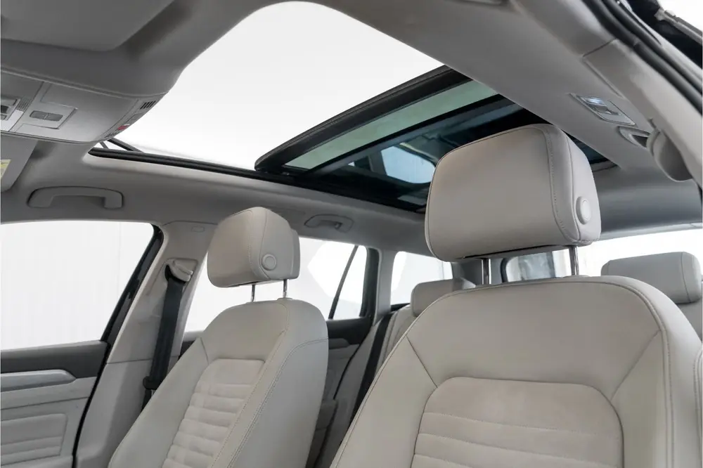 Volkswagen Passat Variant 1.4 TSI PHEV GTE Business Panorama uit 2022, foto 6
