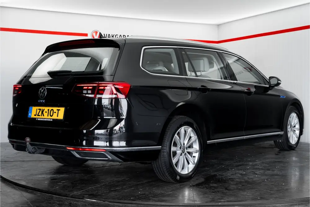 Volkswagen Passat Variant 1.4 TSI PHEV GTE Business Panorama uit 2022, foto 8