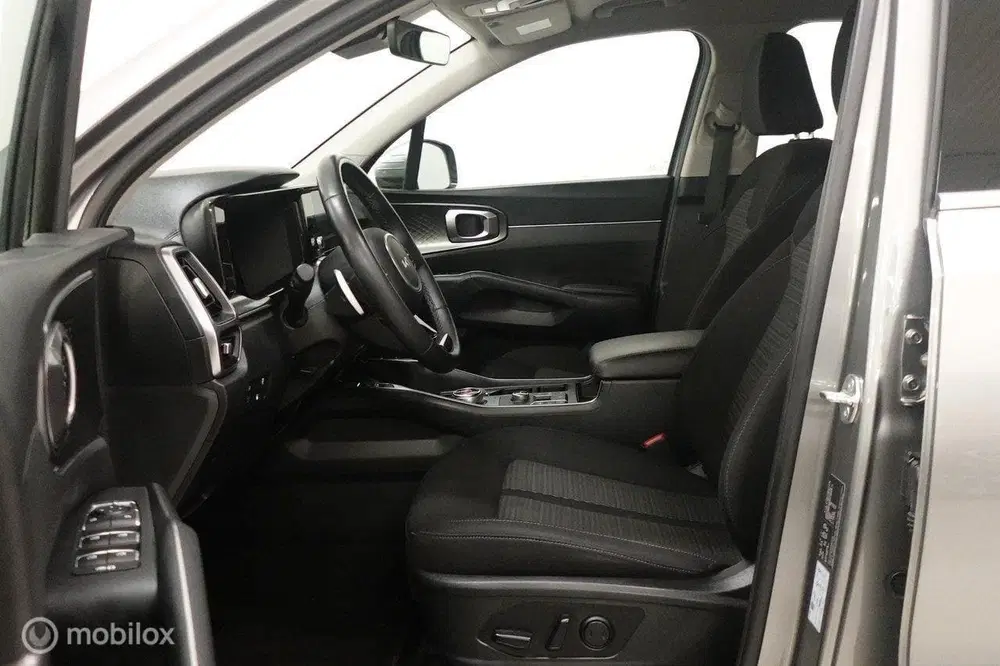 Kia Sorento 1.6 T-GDI Plug-in Hybrid 4WD DynamicLine 7 uit 2023, foto 2