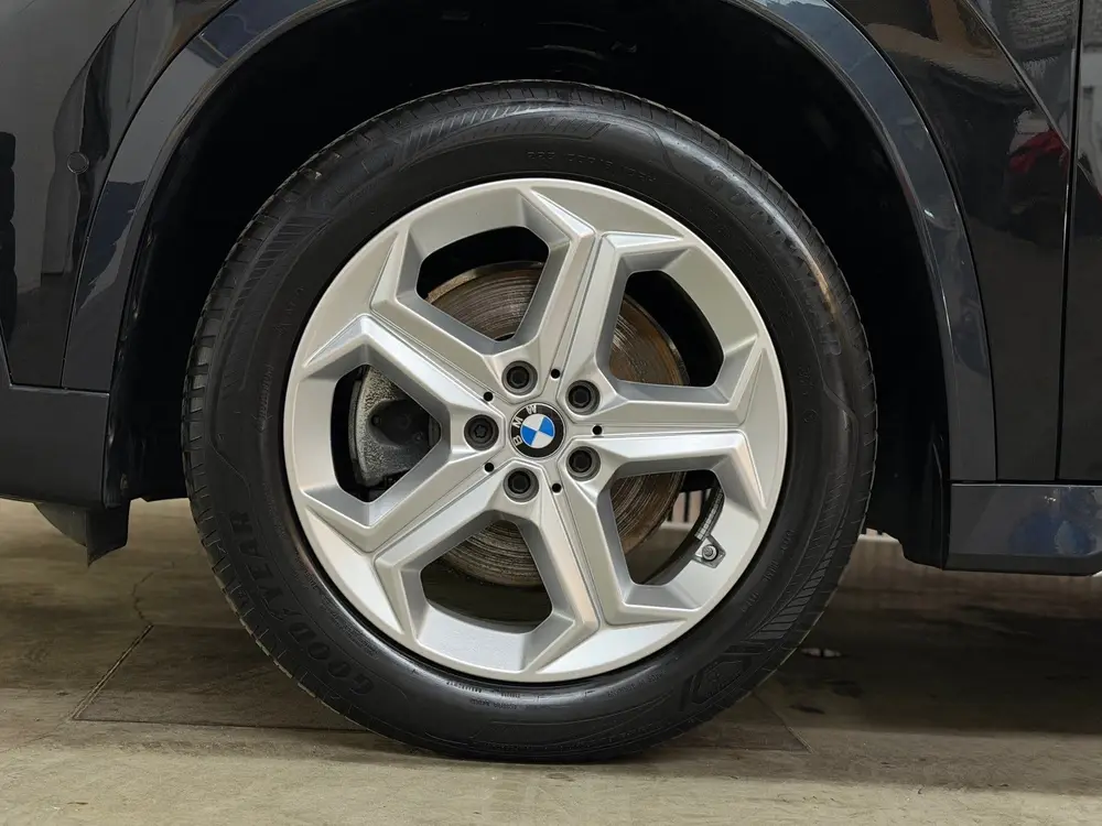 BMW X1 SDrive20i Mild-Hybrid xLine 2024 LEDER NAV uit 2024, foto 2