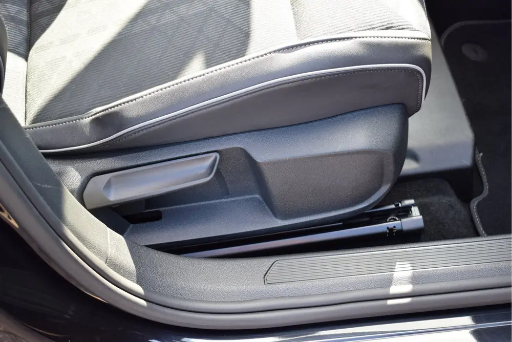 Volkswagen Golf 1.5 eTSI R-Line Business+ Panoramadak Automa uit 2022, foto 17