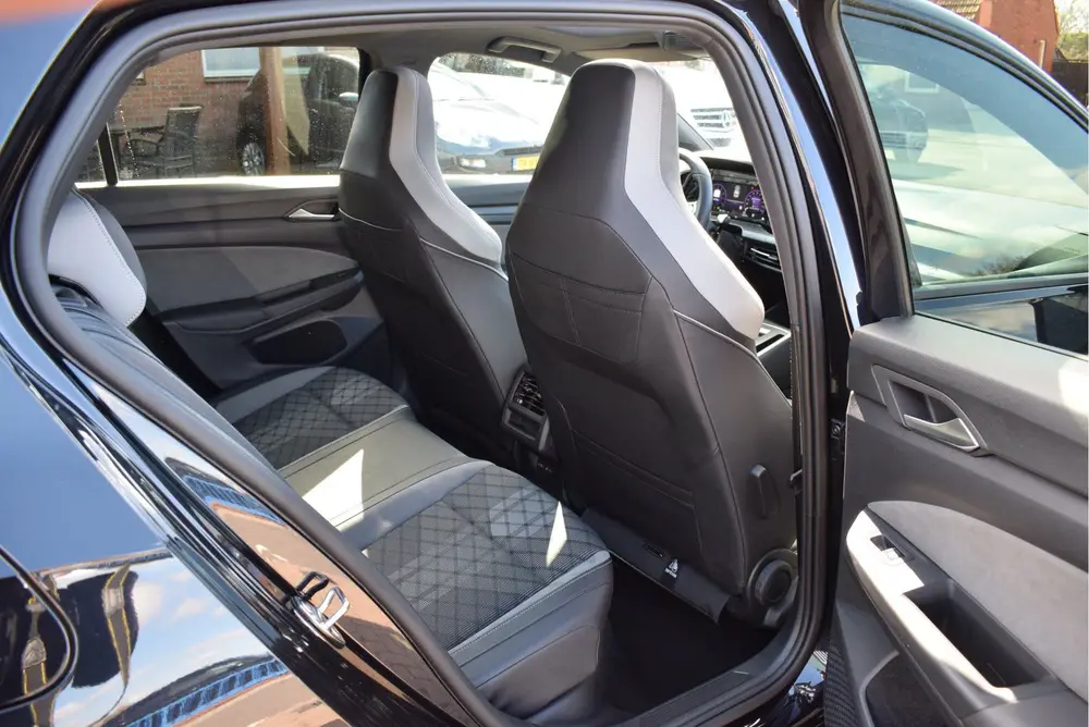 Volkswagen Golf 1.5 eTSI R-Line Business+ Panoramadak Automa uit 2022, foto 7