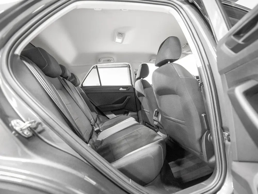 Volkswagen T-Roc 1.5 TSI Life IQ LIghts ACC Stoelv uit 2025, foto 16