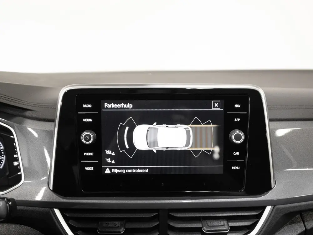 Volkswagen T-Roc 1.5 TSI Life IQ LIghts ACC Stoelv uit 2025, foto 20