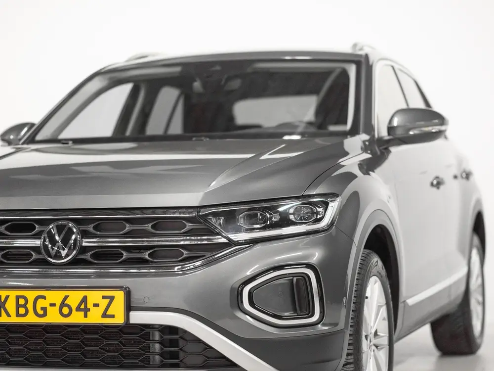 Volkswagen T-Roc 1.5 TSI Life IQ LIghts ACC Stoelv uit 2025, foto 9