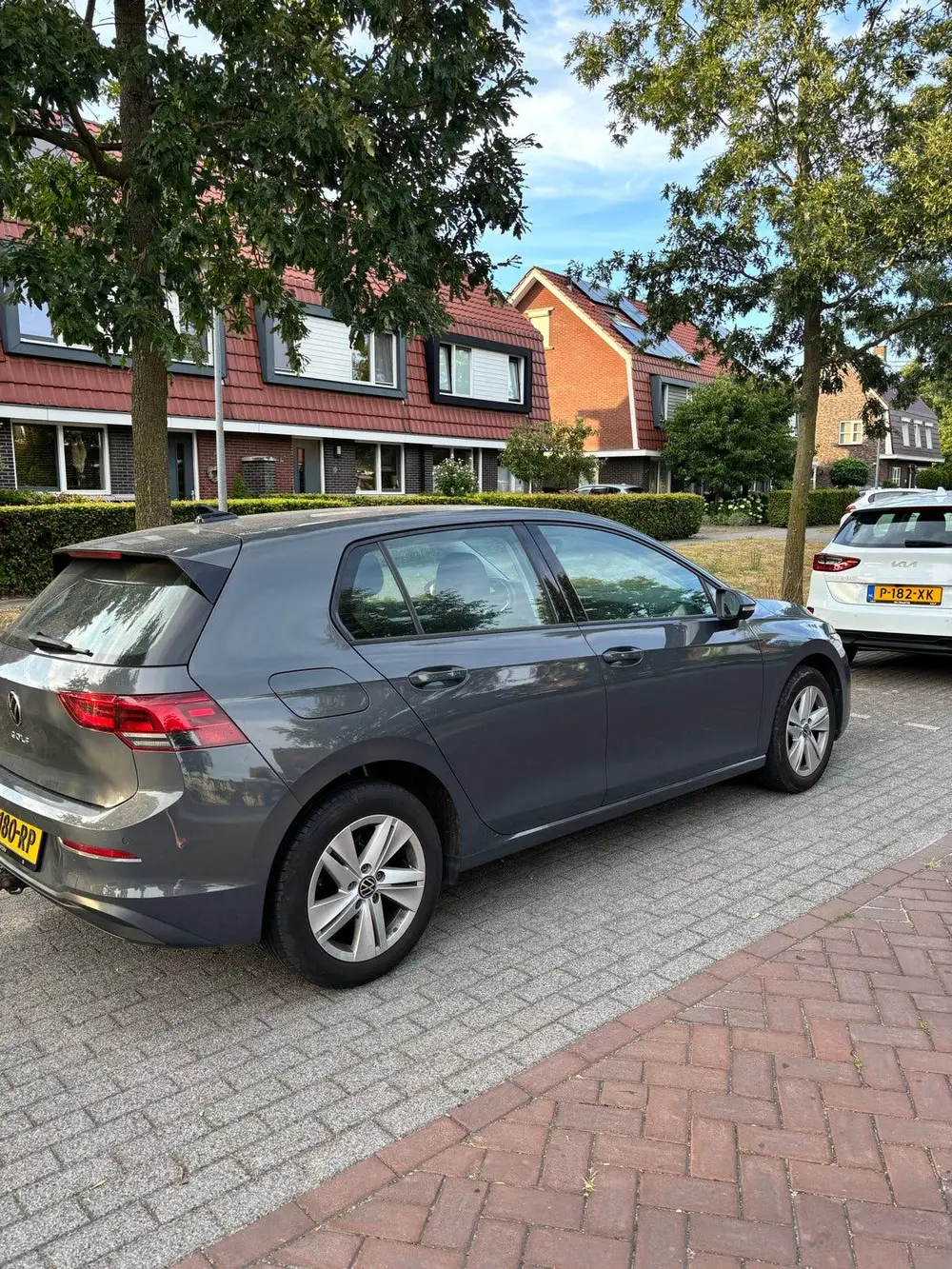 Volkswagen Golf 1.0 TSI 110pk 2021 Grijs uit 2021, foto 3