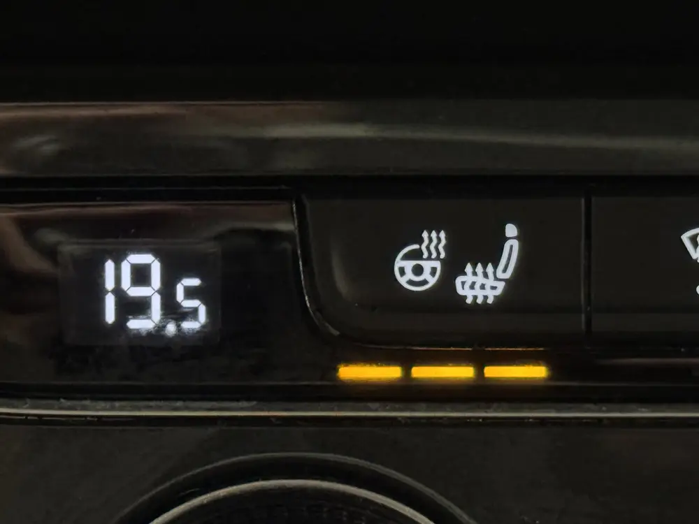 Volkswagen Tiguan 1.5 TSI ACT R-Line / NAVI / VIRTUAL / ADAP uit 2020, foto 17
