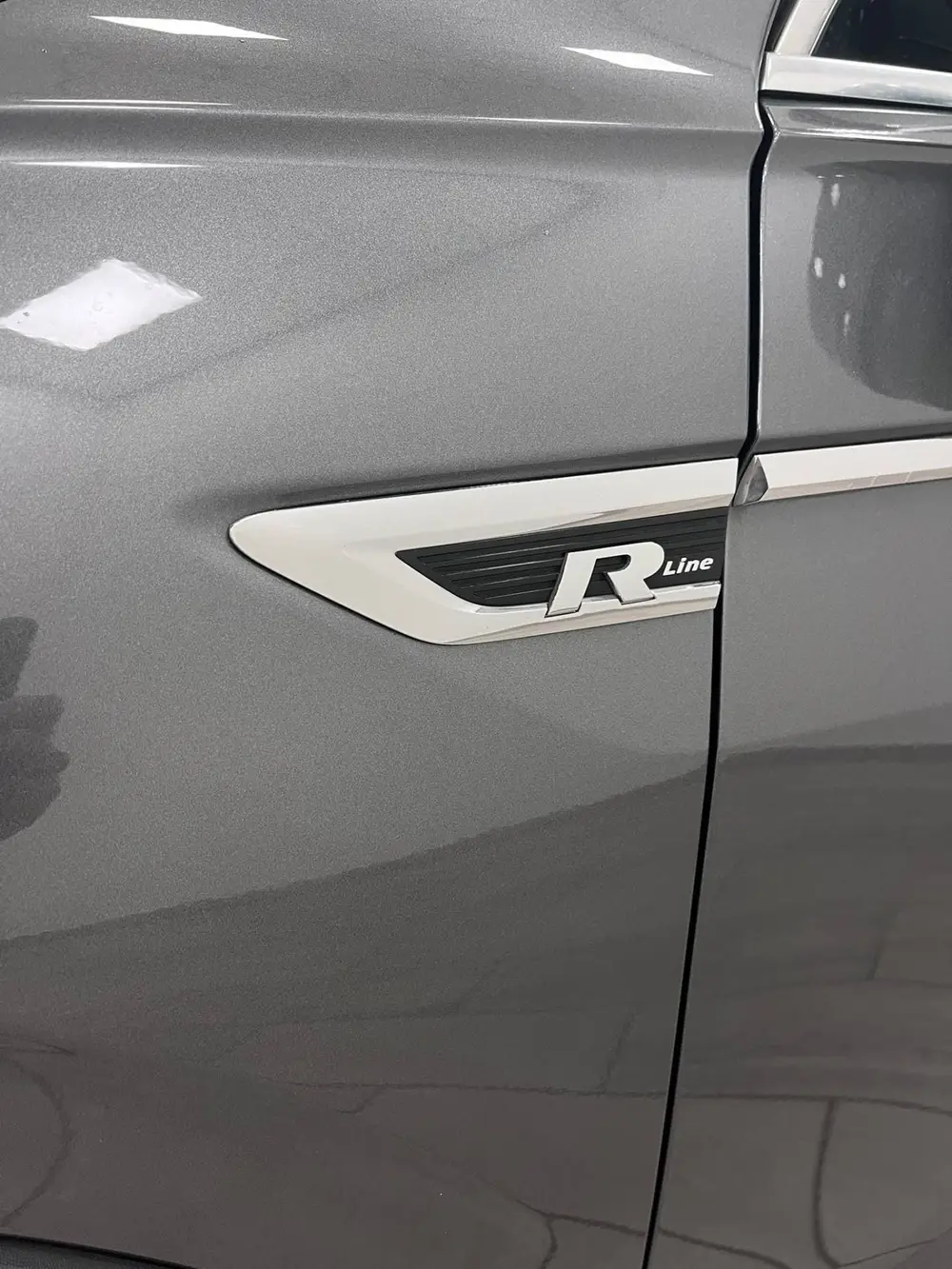 Volkswagen Tiguan 1.5 TSI ACT R-Line / NAVI / VIRTUAL / ADAP uit 2020, foto 18