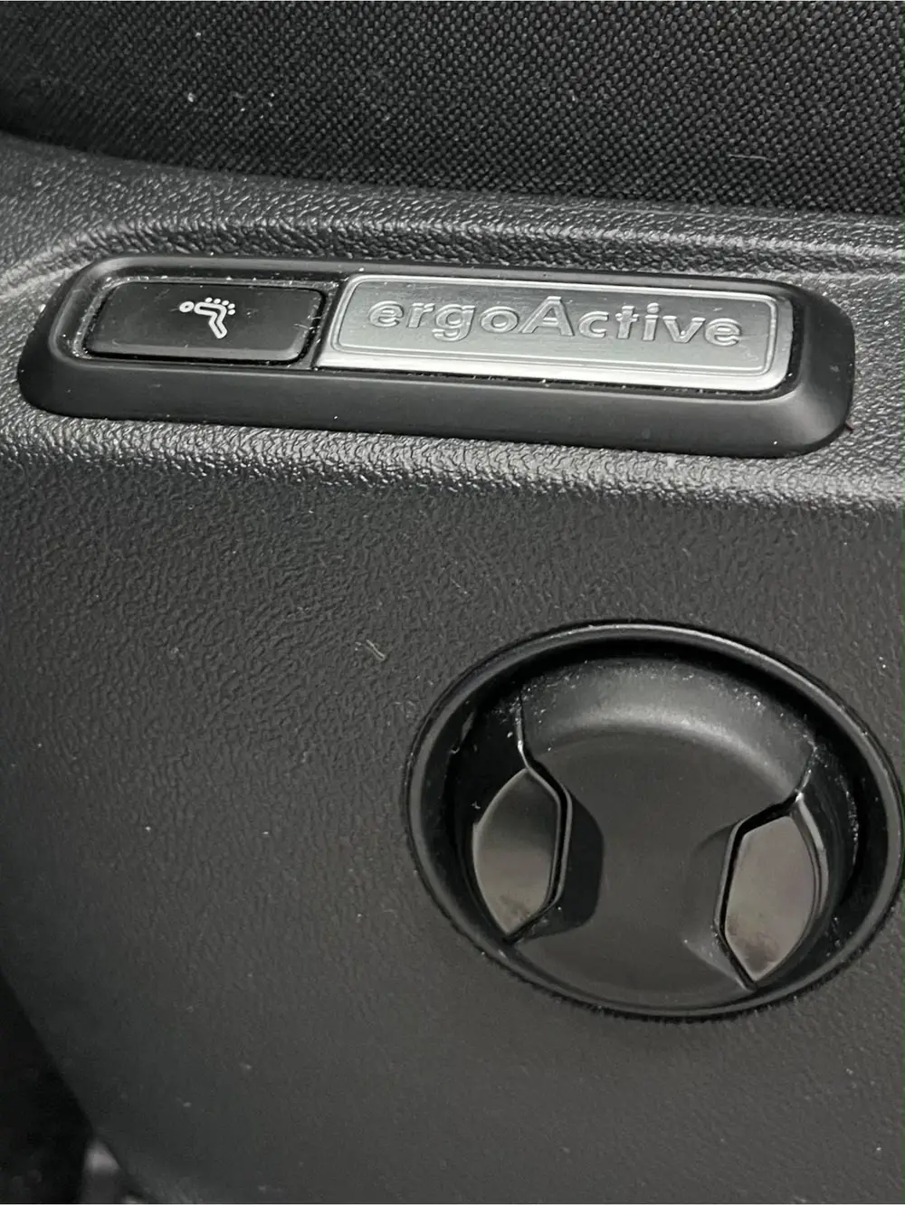 Volkswagen Tiguan 1.5 TSI ACT R-Line / NAVI / VIRTUAL / ADAP uit 2020, foto 19