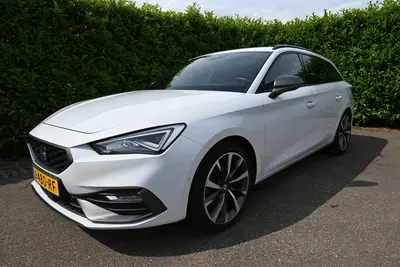 SEAT Leon 1.5 TSI FR Launch Edition. Origineel uit 2020