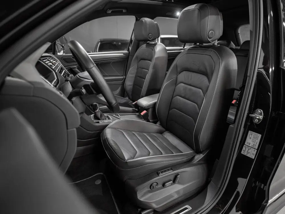 Volkswagen Tiguan 1.5 TSI R-Line Business+ Pano Leer Keyless uit 2021, foto 14