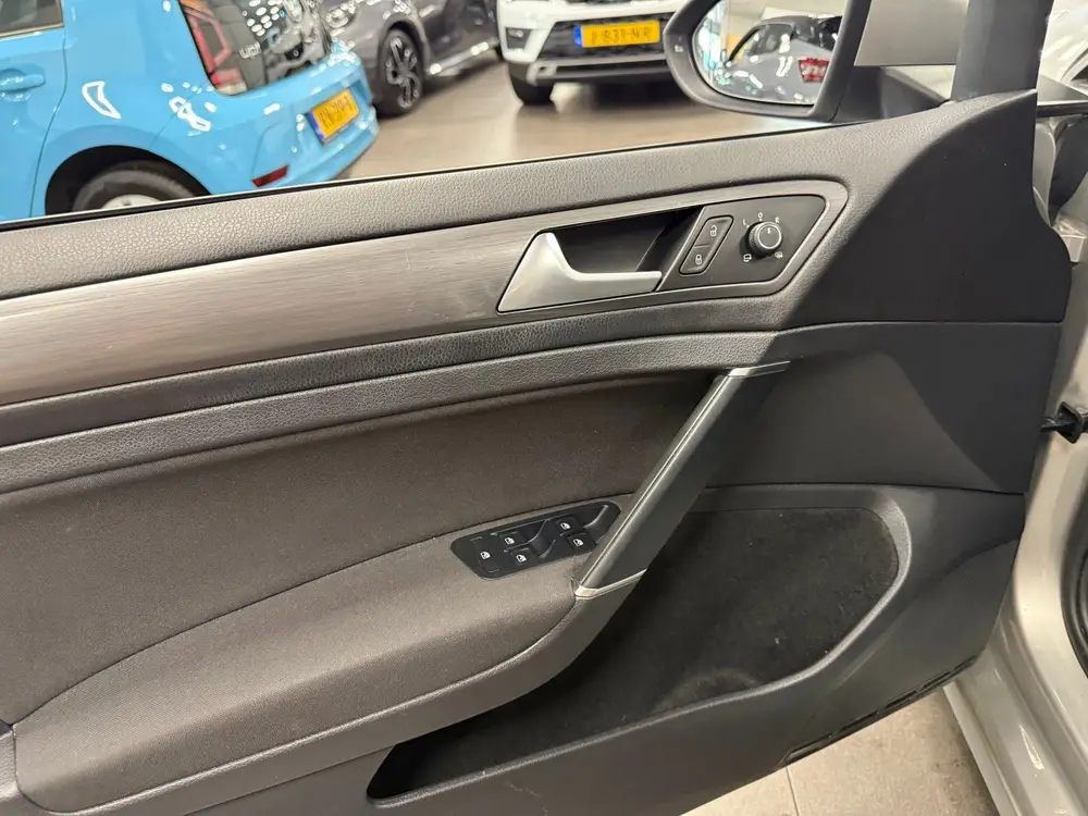 Volkswagen Golf 1.0 TSI Comfortline Business * Dealer onderh uit 2019, foto 10