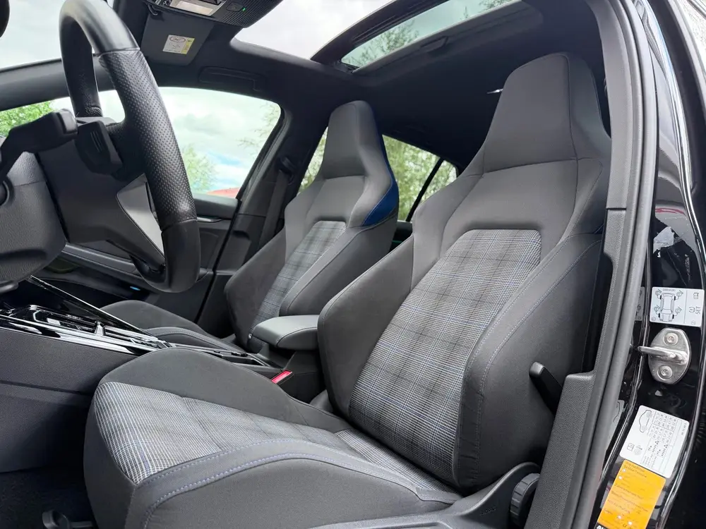 Volkswagen Golf 1.4 eHybrid GTE Pano/Matrix/Trekhaak uit 2022, foto 11