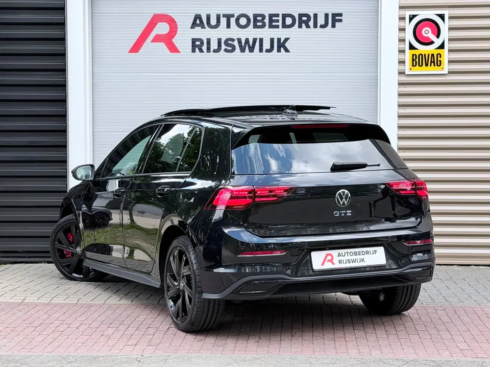 Volkswagen Golf 1.4 eHybrid GTE Pano/Matrix/Trekhaak uit 2022, foto 3