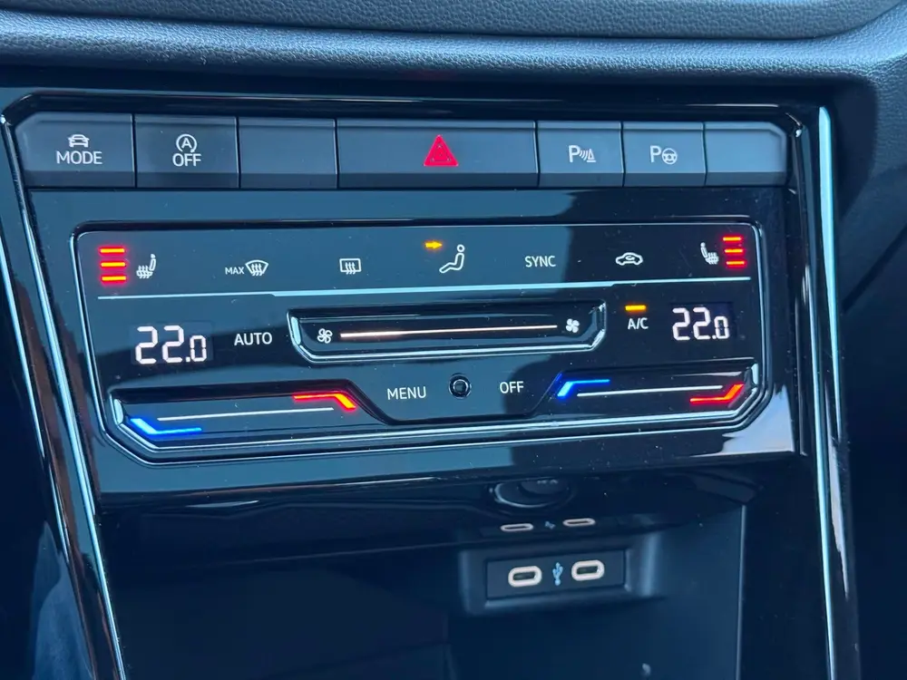 Volkswagen T-Roc 1.5 TSI R-Line Pano/Matrix/Beats uit 2023, foto 20