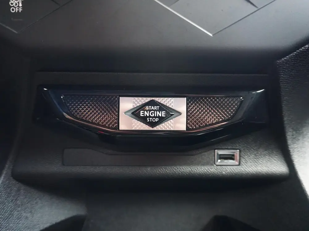 DS Automobiles 3 Crossback DS 3 Crossback 1.2 TURBO 130 Performance Line Parkeerhulp v/ uit 2020, foto 16