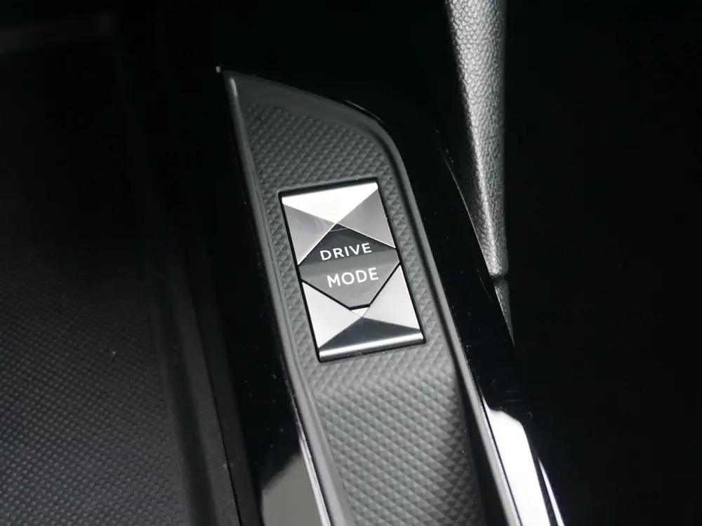 DS Automobiles 3 Crossback DS 3 Crossback 1.2 TURBO 130 Performance Line Parkeerhulp v/ uit 2020, foto 18