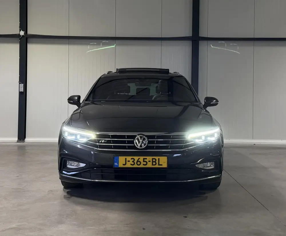 Volkswagen Passat Variant Passat 1.6 TDI R-line Pano Virtual Trekhaak NAP uit 2020, foto 6