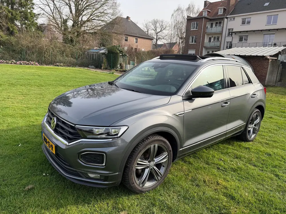 Volkswagen T-Roc 1.5 TSI 150pk 7-DSG 2020 Grijs uit 2019, foto 2