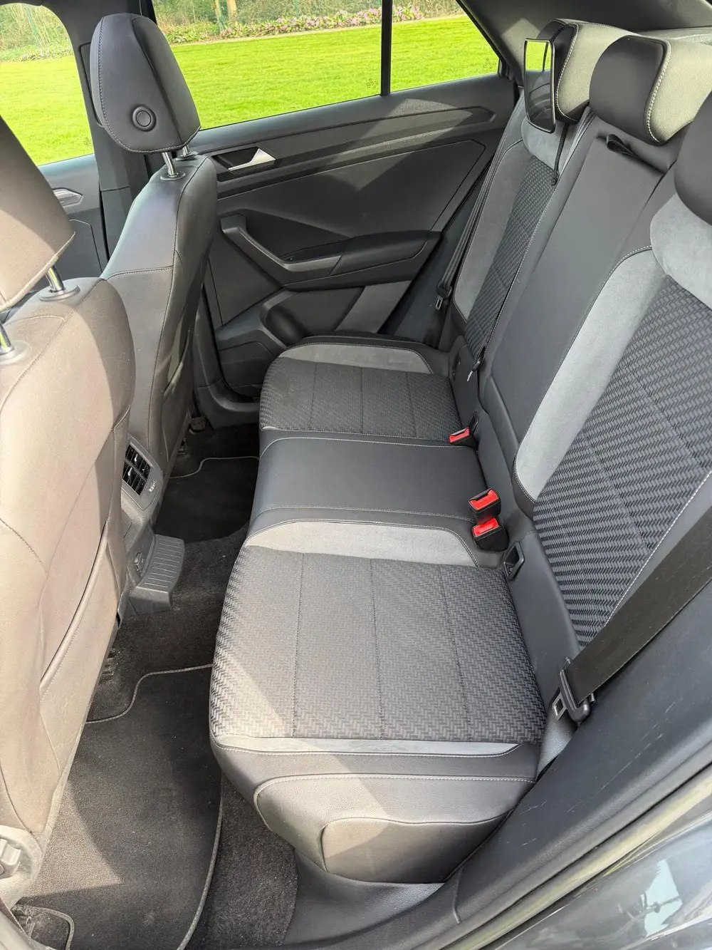 Volkswagen T-Roc 1.5 TSI 150pk 7-DSG 2020 Grijs uit 2019, foto 9