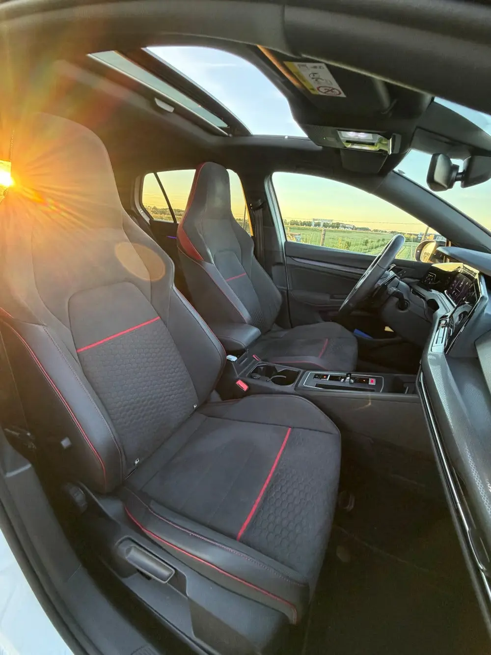 Volkswagen Golf Clubsport 2.0 TSI 300 PK Dsg7 2021 Wit uit 2021, foto 16