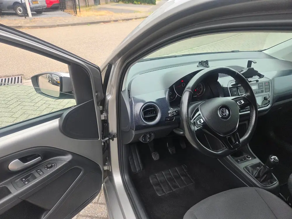 Volkswagen UP! 1.0 BMT high up! uit 2019, foto 14