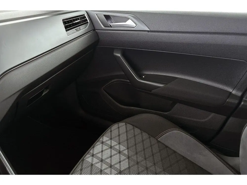 Volkswagen Taigo 1.5 TSI R-Line Business DSG Automaat Stoelv uit 2024, foto 18