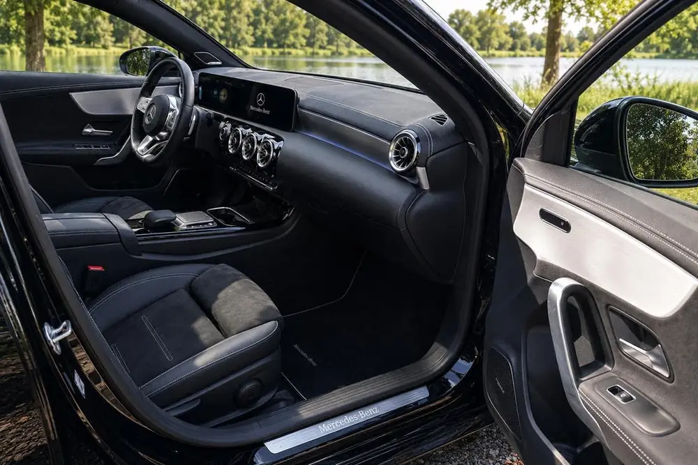 Mercedes-Benz A-Klasse 250 e AMG Line | Burmester | Panorama uit 2021, foto 3