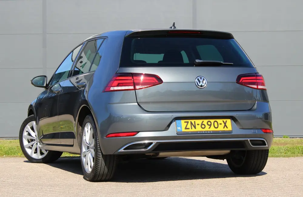 Volkswagen Golf 1.0 TSI Highline AdaptiveCruise VirtualCockp uit 2019, foto 3
