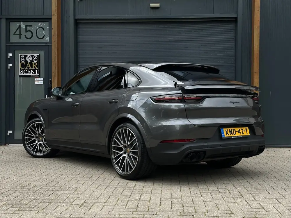 Porsche Cayenne Cayenne Coupé 3.0 E-Hybrid Pano uit 2020, foto 2