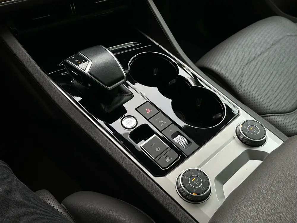 Volkswagen Touareg 3.0 TSi eHybrid 4MOTION Luchtvering uit 2021, foto 18