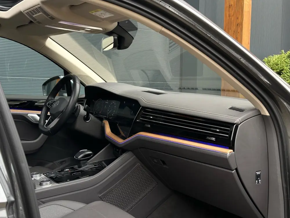 Volkswagen Touareg 3.0 TSi eHybrid 4MOTION Luchtvering uit 2021, foto 20