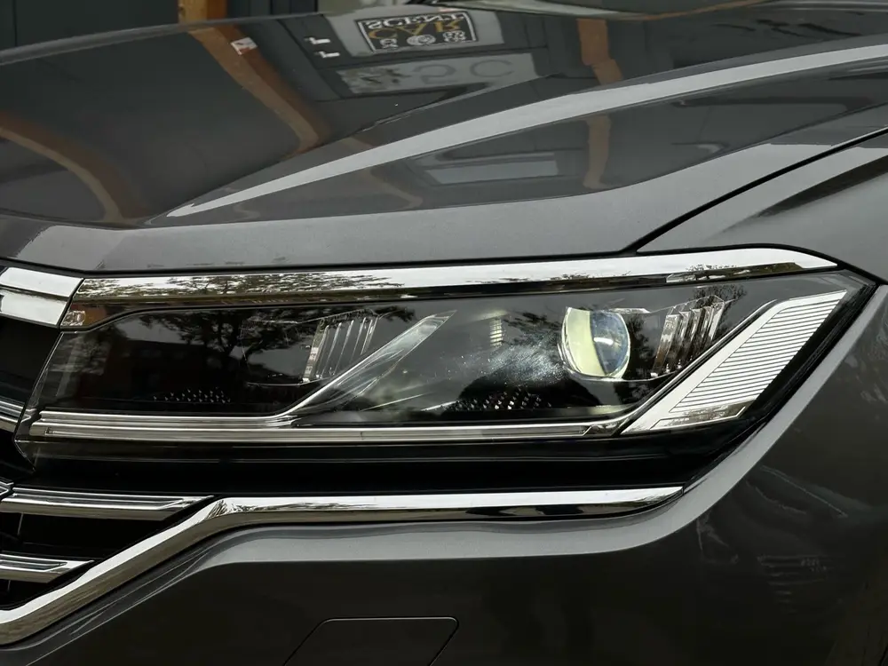Volkswagen Touareg 3.0 TSi eHybrid 4MOTION Luchtvering uit 2021, foto 7