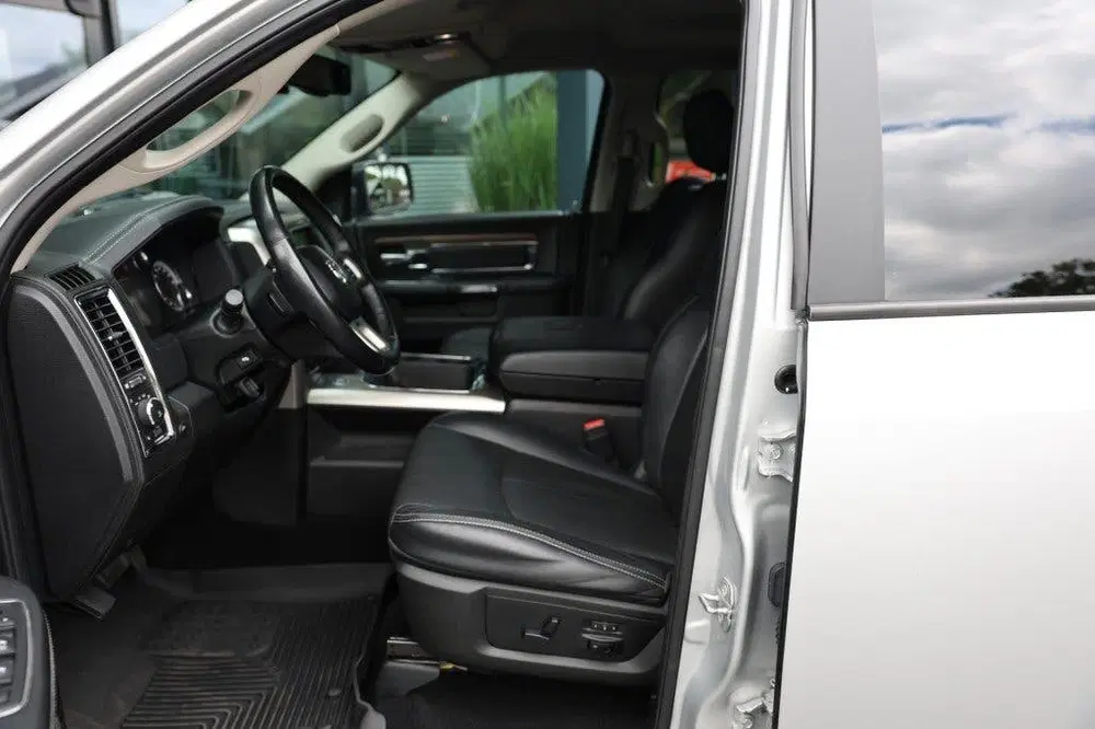 Dodge RAM 5.7 V8 4X4 CREW CAB LARAMIE A uit 2019, foto 9
