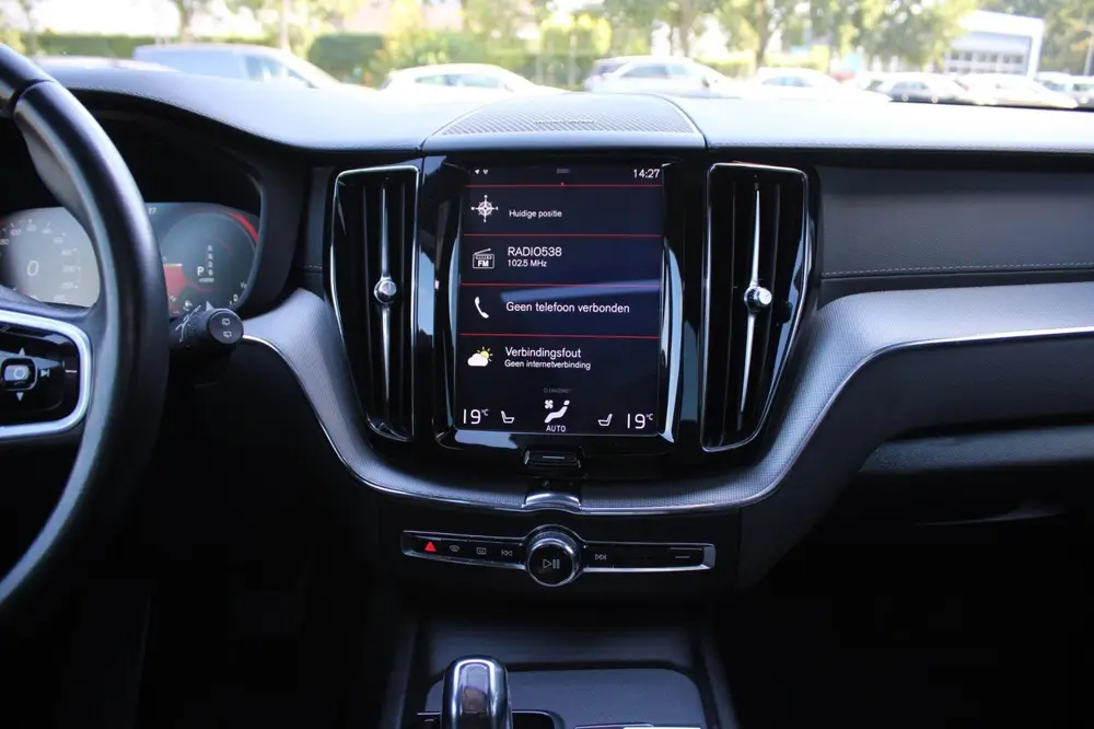 Volvo XC60 2.0 T8 Twin Engine AWD Inscription ACC/HarmanKard uit 2019, foto 17