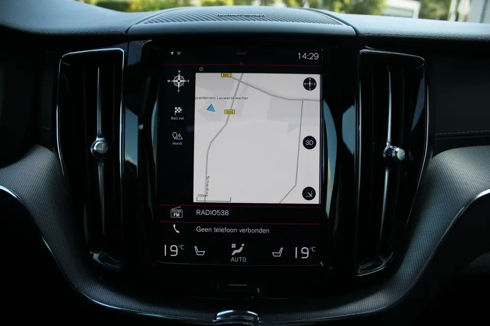 Volvo XC60 2.0 T8 Twin Engine AWD Inscription ACC/HarmanKard uit 2019, foto 19
