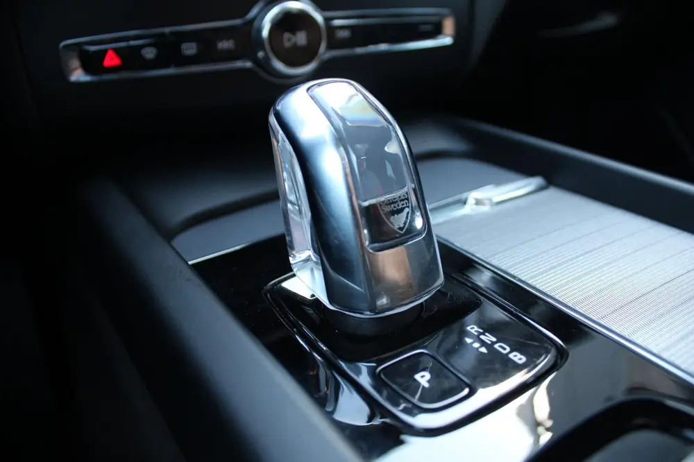 Volvo XC60 2.0 T8 Twin Engine AWD Inscription ACC/HarmanKard uit 2019, foto 20