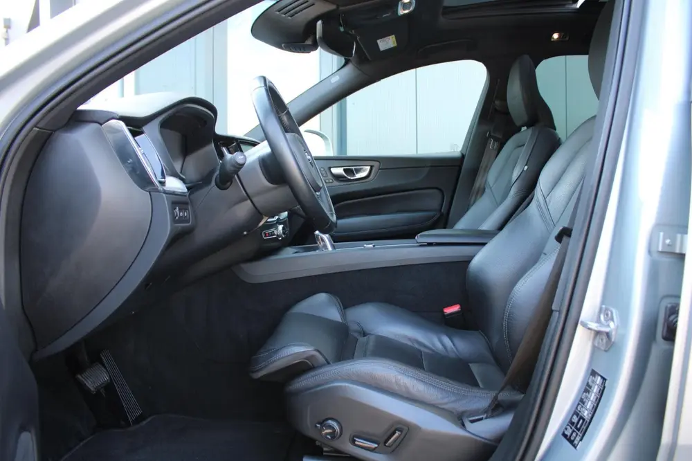 Volvo XC60 2.0 T8 Twin Engine AWD Inscription ACC/HarmanKard uit 2019, foto 6