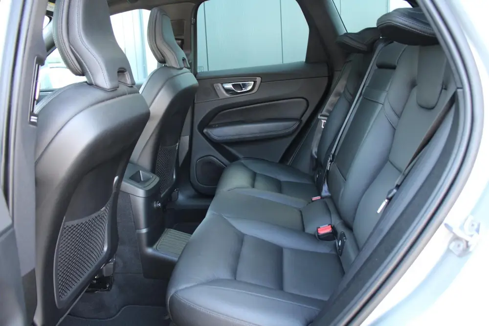 Volvo XC60 2.0 T8 Twin Engine AWD Inscription ACC/HarmanKard uit 2019, foto 7